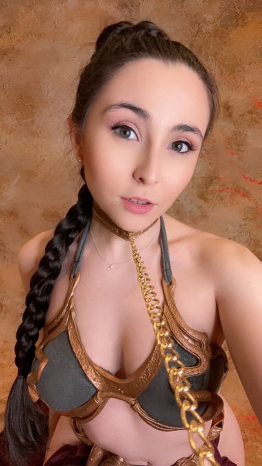 Ever had a princess leia fantasy? 👀 https://t.co/cBvmZrAJWL