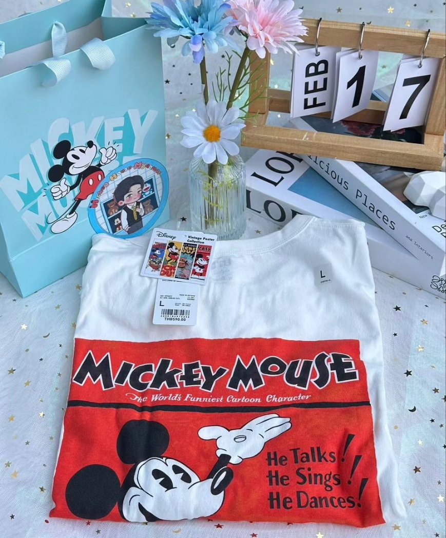mickey___house's tweet photo. These are the gifts that we sent for Phi Mick💙
I hope Mick" love them💙
@mickmetas
Thanks for taking arrival photo to @MickmetasO 
<Mick Metas 18th>

#mickeyhosue #mickmetas #MickeyHouseMyanmar #มิคเมธัสสิบแปดขวบ https://t.co/RHBWm7e3sv