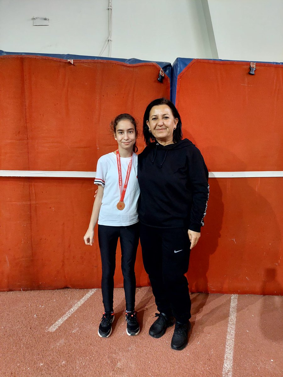 İzmir İli okullar arasi salon atletizm  yarışmalarinda 60 mt. Kosu yarismasinda 5/A sınıfından Öğrencimiz Nehir Topçu il üçüncüsü öğrencimizi tebrik eder, başarılarının devamını dileriz
<a href="/yahsiomer/">Dr. Ömer YAHŞİ</a> <a href="/izmir_ilmem/">İzmir İl Milli Eğitim Müdürlüğü</a>
<a href="/OGNDERSE/">OGÜN DERSE</a> <a href="/gaziemir_mem/">Gaziemir Mem</a>
<a href="/rsmckmk/">Rasim Çakmak</a>