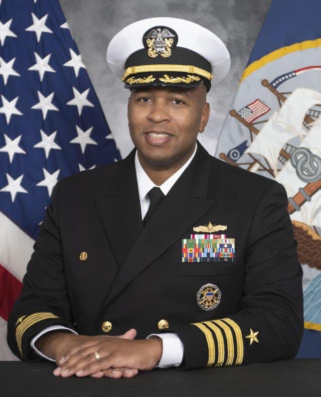 Please join me in congratulating Capt. Sharif Calfee, Senior Military Advisor to the Secretary of the @USNavy. He received the @BlackEngineer Stars and Stripes Service award. Well done, Sharif, and thank you, #beyastem38, for recognizing leaders in our community.