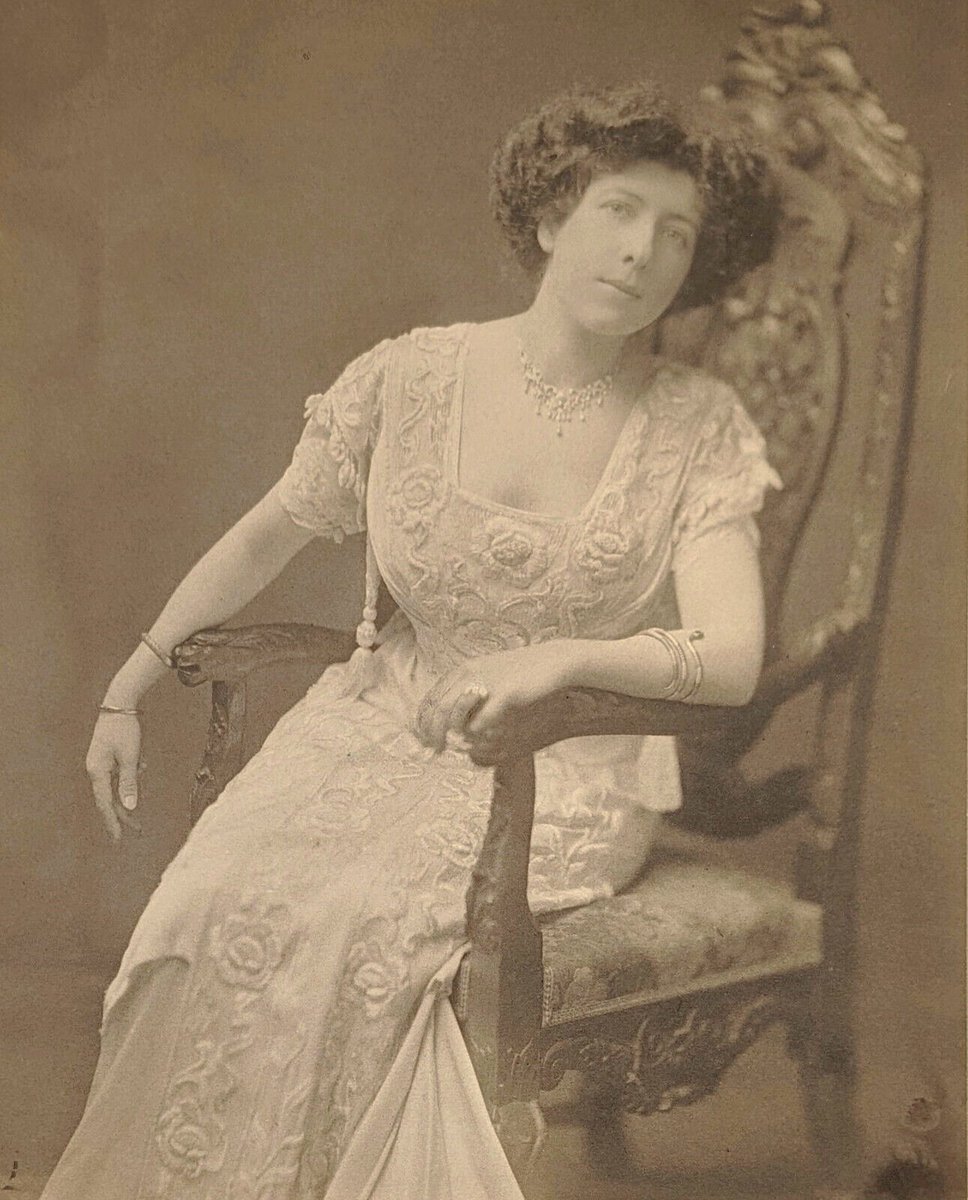DugItOut's tweet photo. Check out Antique Photos Beautiful Woman Wearing Elegant Jewelry Dress Mishkin Studio NY https://t.co/Sq0d3FaSn8 @eBay
#AntiquePhotos #AntiquePhotograph #OldPhoto #Photography #Photograph #PhotoCollector #AntiqueJewelry #AntiqueFashion #eBay #eBayStore #DugItOut https://t.co/veZMhA2htd