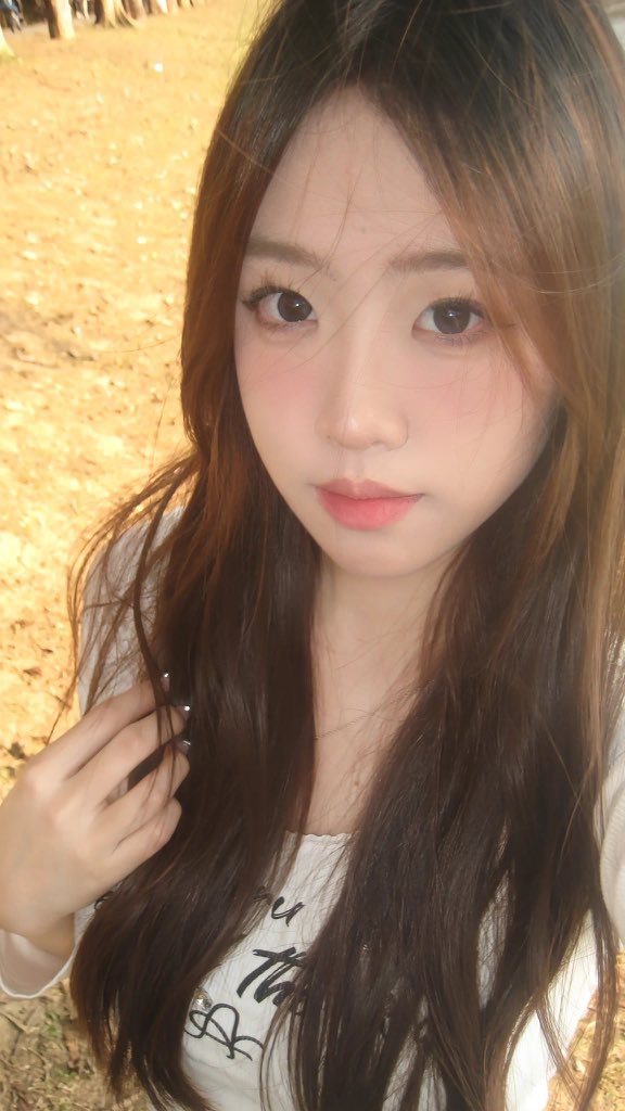 Denar_minemars's tweet photo. 美死了
#女大学生 #美女 #牛仔裤 #长腿 #反差 https://t.co/UE9tnaaSYX