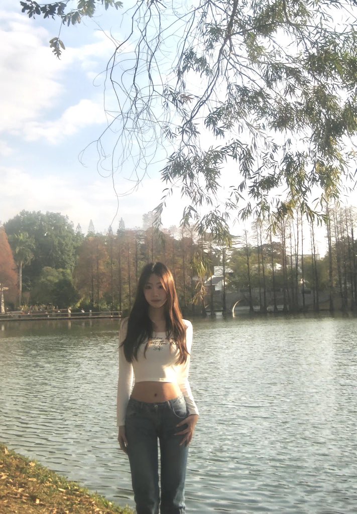 Denar_minemars's tweet photo. 美死了
#女大学生 #美女 #牛仔裤 #长腿 #反差 https://t.co/UE9tnaaSYX