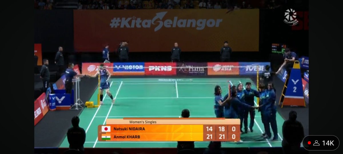 NavinSports's tweet image. Anmollllllllll 🥹🥹🥹🥹🥹!
The 16 year National champion has done it &amp;amp; took the revenge of men&apos;s team !
Yes Guys we are in finals of #BATC
Final score - 🇮🇳3-2🇯🇵
Congratulations girls 
Let&apos;s go For Gold !
#BATC2024