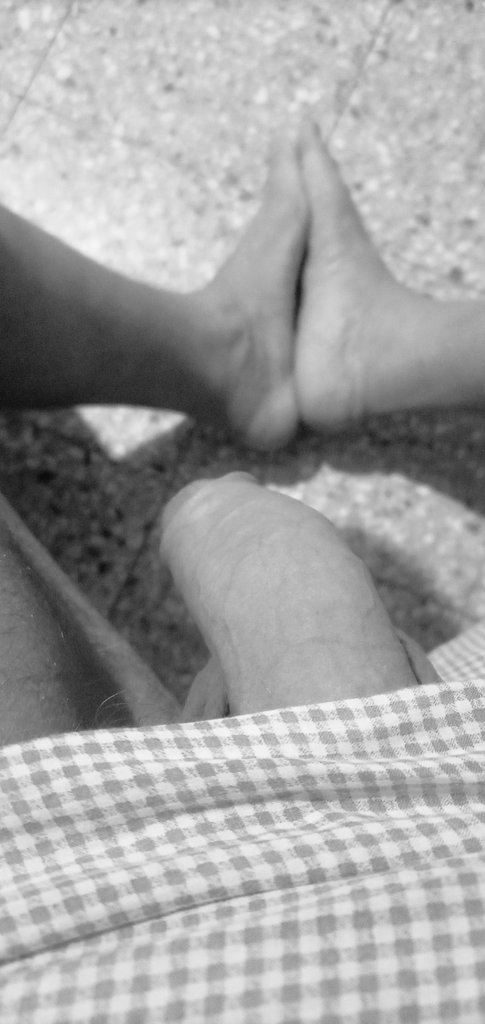colocao10's tweet photo. Alguien no quiere dormir...
Y l a paja no le alcanza....
#necesitamimos
#masticala #bigcock #pajota #penisandfeet #feetlover #babeamelatodayllevateelpremioYA https://t.co/BGyjLG3tOo