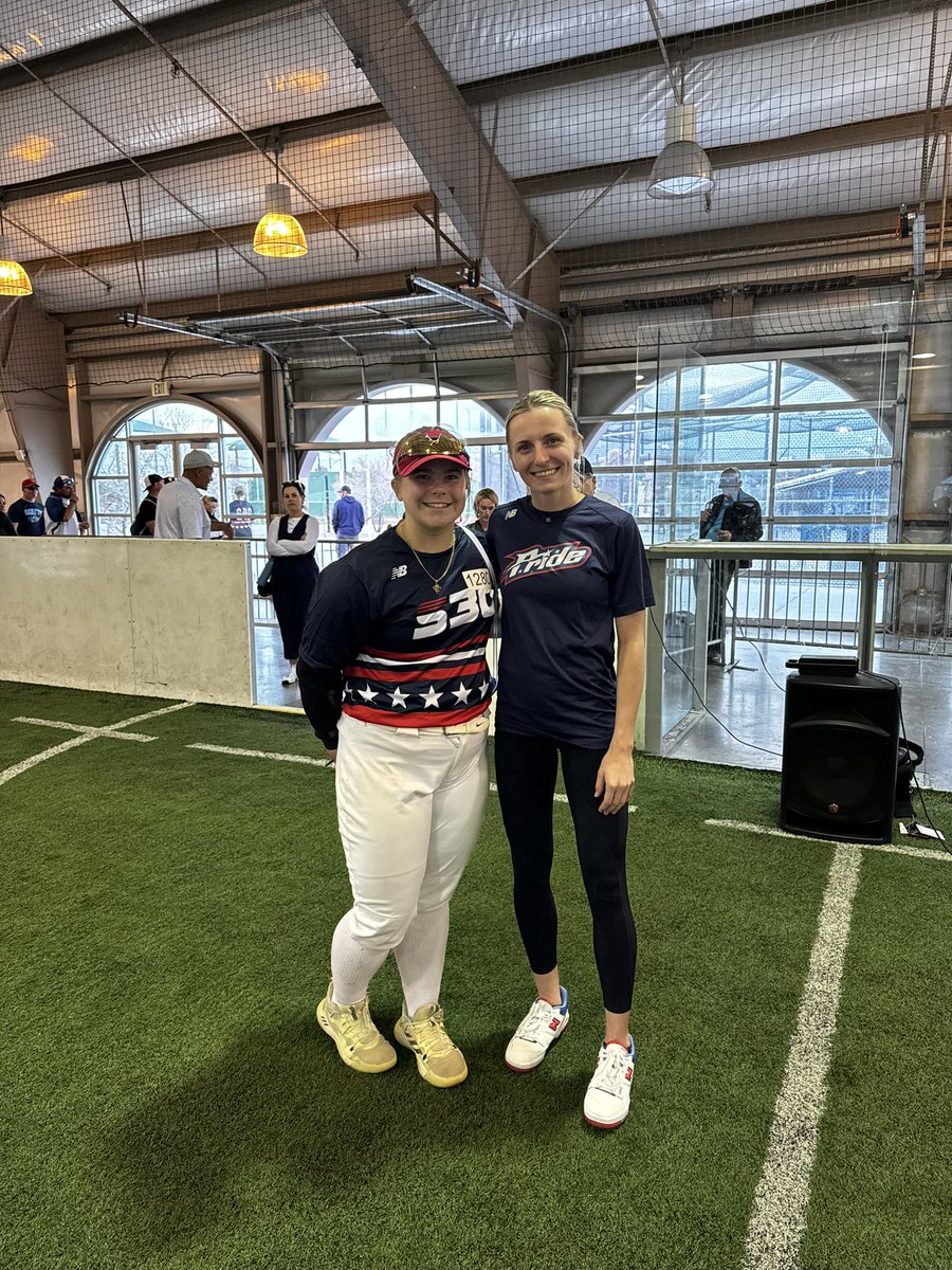 Day 1 of the @USSSAFastpitch #Select30 complete. Started off with some @ODM_Testing. Awesome to hit some big PRs to set the tone. We finished the night off with @KaylaWedl11 giving us an amazing speech, focusing on betting on ourselves. @TopPreps @Blast_Sftball @SoftballDown…