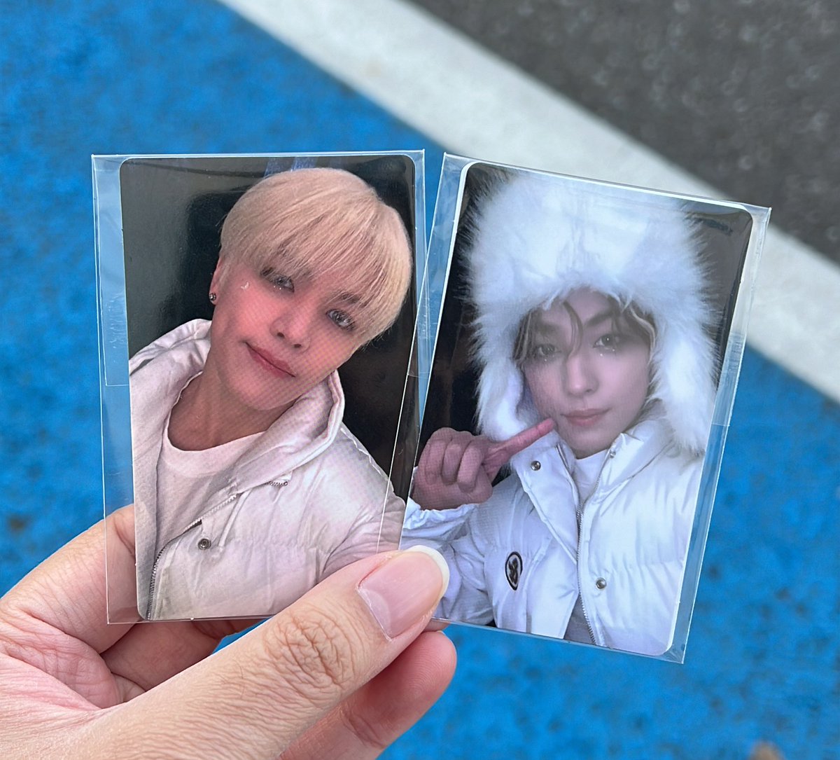 앤팀 콘서트 르네존 앨범 럭드 현장수령 포카 교환 구합니다 🥰🥰

저: 마키 타키
님: 니콜라스 하루아