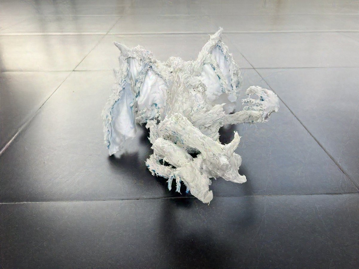 -{ Placidusax Paper Mache }-
(50 cm.)

งานเปเปอร์มาเช่มังกร

#ELDENRING #EldenRingFanart #paper #papercrafts #papermache #creative #sculpture