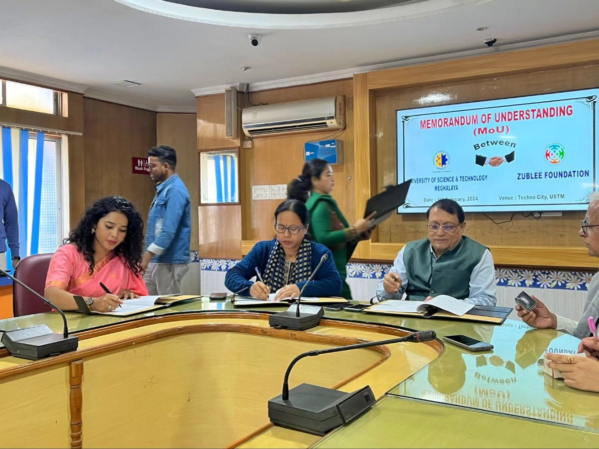 Priyankaborah_'s tweet photo. Uniting for Impact!

ZF and USTM come together to sign a transformative MoU paving the way for collaboration and positive change. 

#partnersinprogress #mousigning #ustm #zubleefoundation #organdonation #socialworker #Assam https://t.co/hrqgDR5aQU