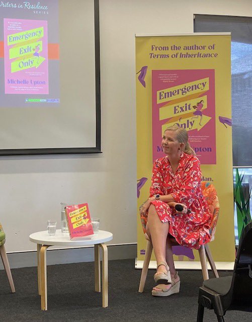 💗📚A huge thank you to Romira at @BNElibraries , Anna at Quick Brown Fox Bookshop and everyone who came along to join in the fun at Ashgrove Library this morning🥰💗It was a blast!!!📚🥰💗🌴☀️✨ @HarperCollinsAU