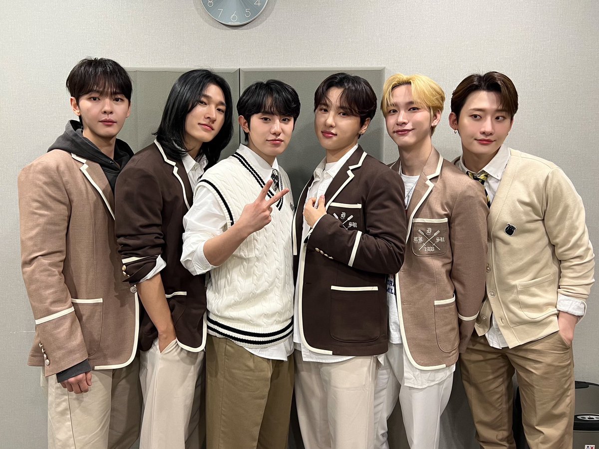 OnlyOneOf_twt's tweet image. [#Photo/📷]

240217 온리원오브
[Things I Can’t Say LOve] 발매 기념 팬사인회 

#OnlyOneOf #온리원오브
#ThingsICantSayLOve #dOpamine