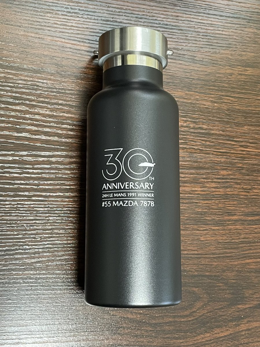 RedOutposts's tweet image. マツスピアプリ（マツダコレクション）からモデルカー以外にも注文したのも届きました😊
タン&amp;amp;ソウルレッドのキーリング、ソウルレッドのタンブラー🥤
アプリ会員限定プレゼントの787Bのボトルは嬉しい誤算でした
全部使うのが勿体なくなる美しさ💦