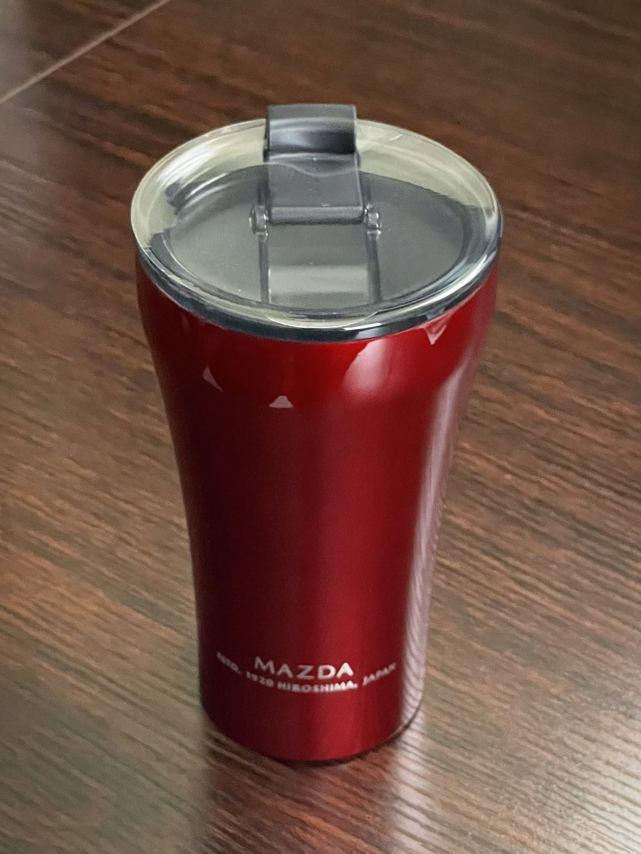 RedOutposts's tweet image. マツスピアプリ（マツダコレクション）からモデルカー以外にも注文したのも届きました😊
タン&amp;amp;ソウルレッドのキーリング、ソウルレッドのタンブラー🥤
アプリ会員限定プレゼントの787Bのボトルは嬉しい誤算でした
全部使うのが勿体なくなる美しさ💦