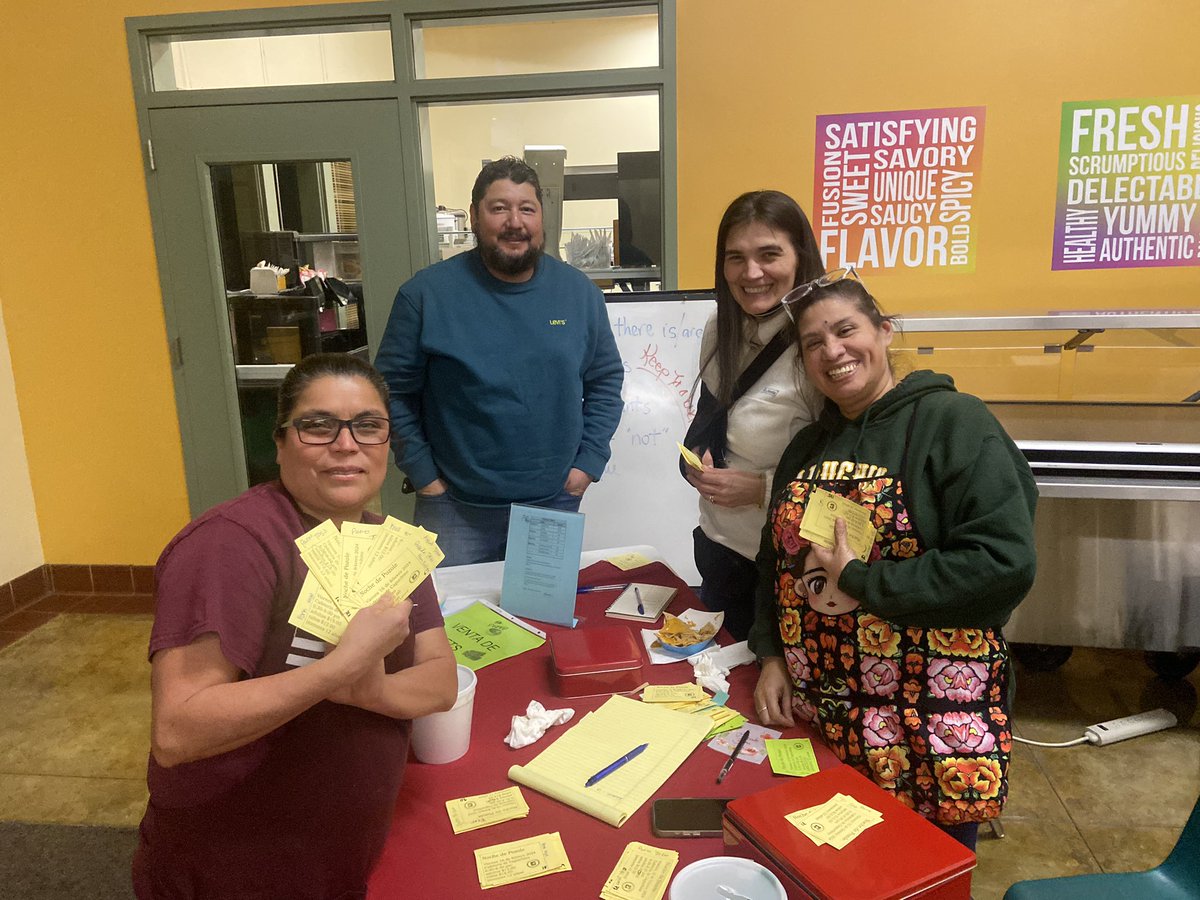 The Capuchino Latino Parents Organization held their traditional Pozole Night. It was awesome as usual!! Amazing food, great conversations, and festive music… what more could you ask for on a cold Friday night! 😊
A big thank you to all the volunteers tonight!!