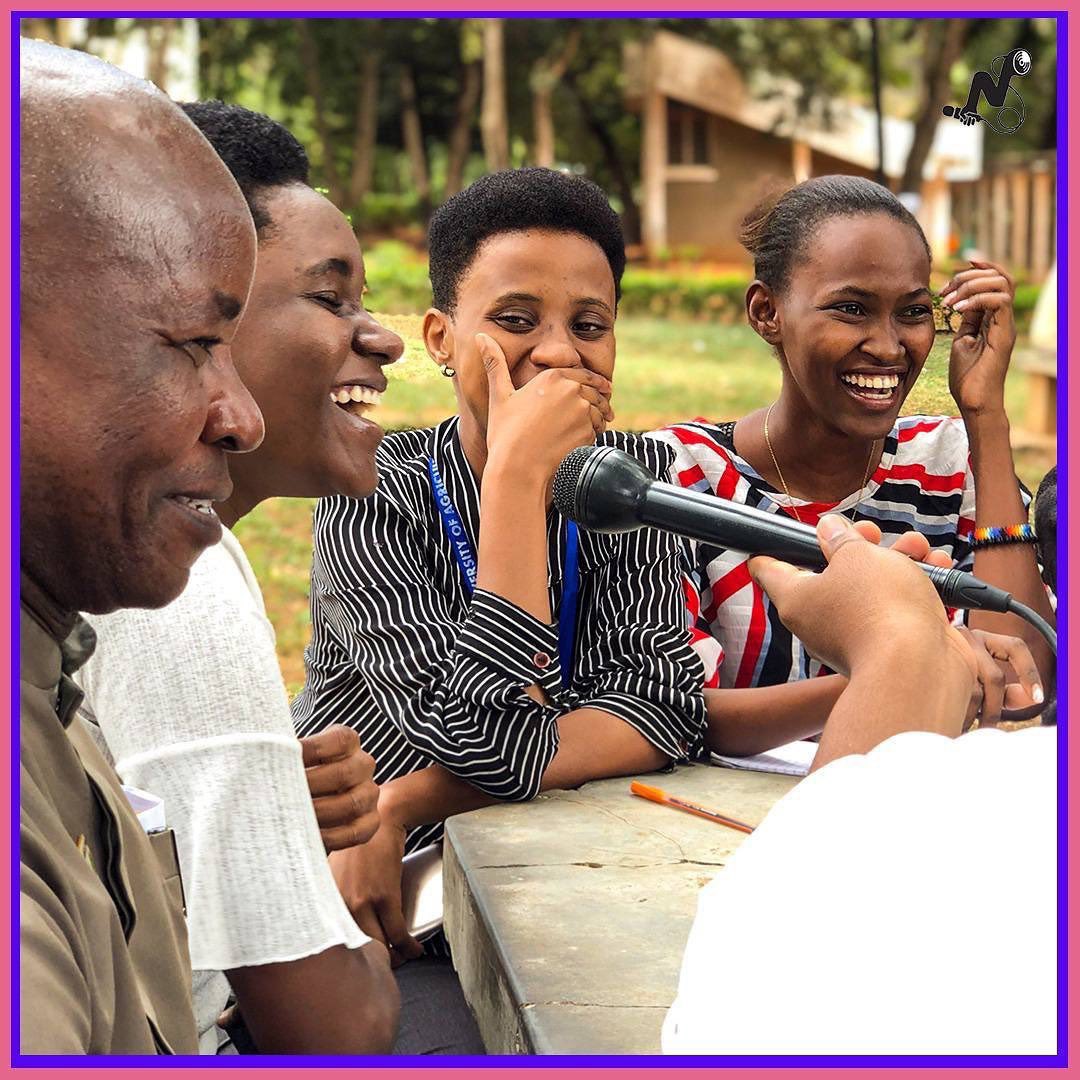 Niambie ipo hewani! Leo topic yetu ni “Kumaliza kifamilia kunapelekeaje ndoa za utotoni?” 
 
Usikose Niambie, kila jumamosi saa tano, kupitia Clouds FM 📻