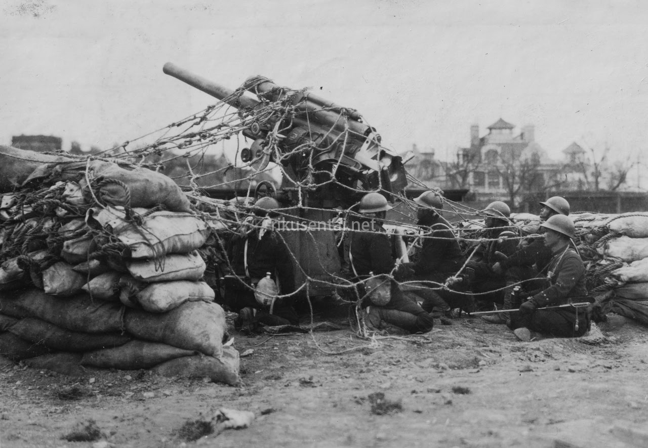 戦争写真 兵士と大砲 セピア調　戦前高射砲 戦争写真 兵士と大砲 セピア調 戦前高射砲 戦争写真 兵士と大砲