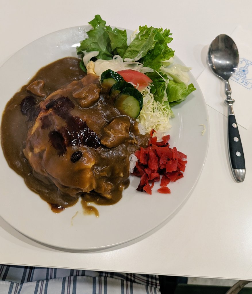 職場から近いのに数年ぶりカレーショップフジへ
玉子カレーをチョイス🍛ルーで見づらいけど中は玉子がご飯を包んでいて美味しかったな〜
先週かりそめ天国の特集で取り上げられたときの店員さんと同じ出身校なのでつい話に花が咲いてしまった笑
#オリオン通り