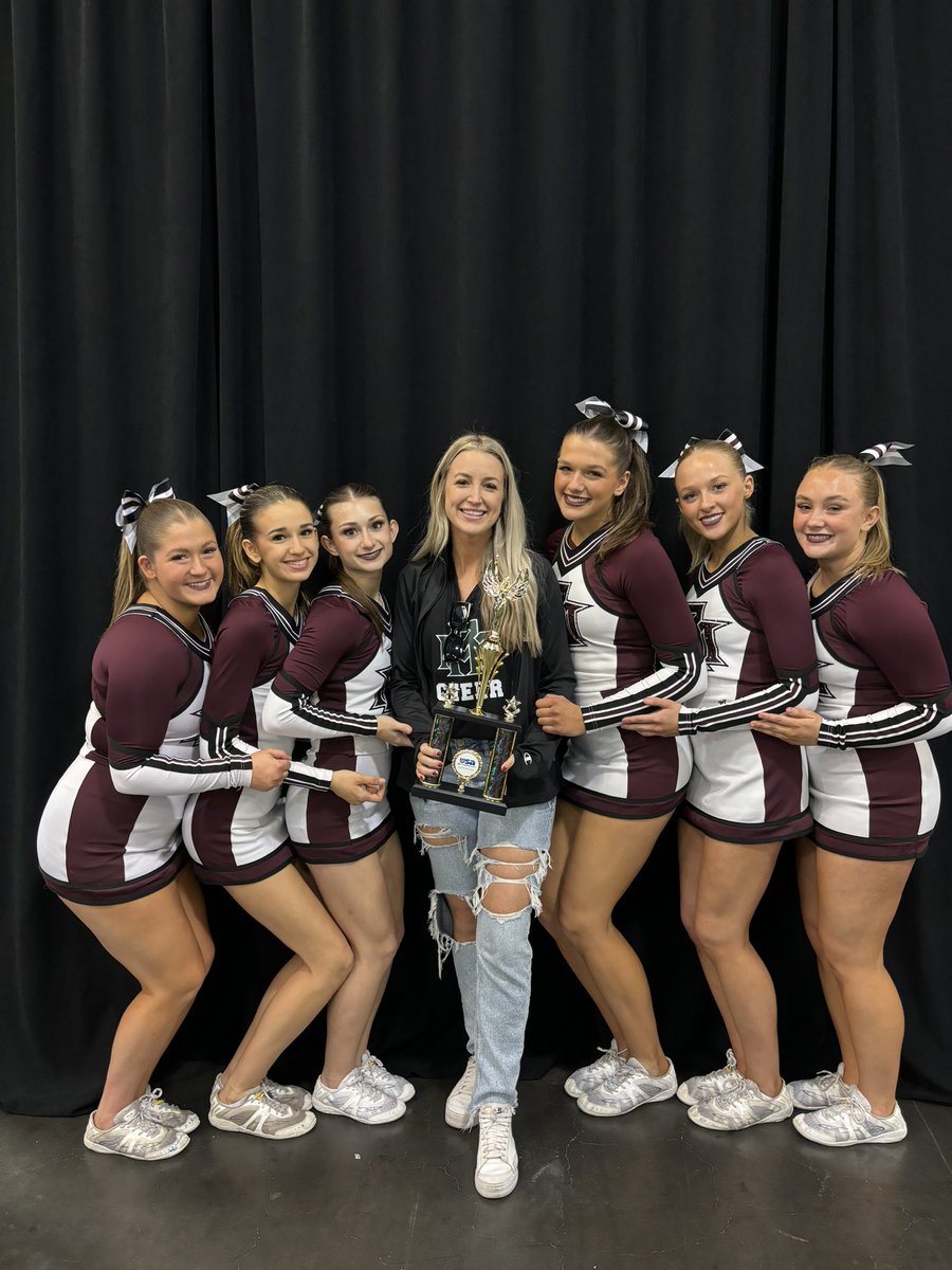 Mountain Ridge Cheer tweet media
