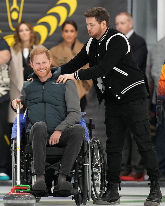 sunrayleo1's tweet photo. Loving the bromance between #PrinceHarry and #MichaelBuble
#InvictusGames
#InvictusGames2025
#OneYearToGoIG25 #OneYearToGo
#InvictusSpirit
#InvictusGamesVancouver
#InvictusGamesVancouverWhistler https://t.co/gVIRcD7lpk