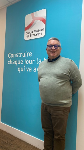 Bienvenue à Bruno Jaouen sur la Caisse d'Erquy-Pléneuf !
Bruno a pris ses fonctions de Chargé de Clientèle sur le point de vente de Pléneuf Val André depuis le 1er Février dernier.
Il arrive de la Caisse de Loudéac où il travaillait depuis 4 ans et demi.