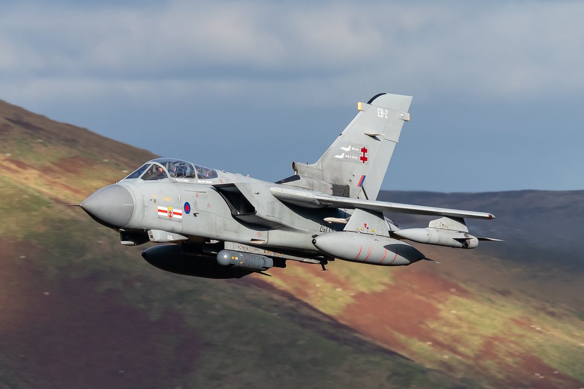 Swept GR4

#machloop #lfa7 #raf #lowlevel #lowfly #lowflying #raf #tornadogr4 #41tes #41sqn #rafconingsby