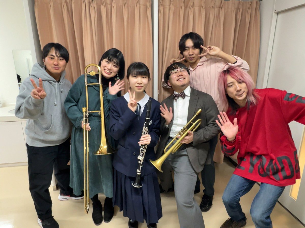 先週の2月11日は楽団ともしび <a href="/tomoshibik/">楽団ともしび</a> の第二回定期演奏会にて
我々もゲストとして参加させて頂きました！

今回は岩手県大槌町から
大槌学園９年生の佐々木悠依さんも参加！

彼女の参加により、ともしびと大槌の繋がりが更に濃くなったと感じました。

今後も素敵なご縁が続きますように、、！