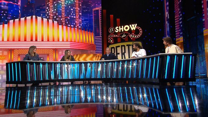 blvcom's tweet photo. 🎤 Ayer @elshowdebertin en @canalsur congregó 478.000 ESPECTADORES ÚNICOS (AA).
🌟 El programa de @BertinOsborne fue visto por 145.000 espectadores de audiencia media y el 8.2% de cuota | #elshowdebertin #JorgeSanz
#Audiencias 📺 📊 https://t.co/iAWITlkAc1