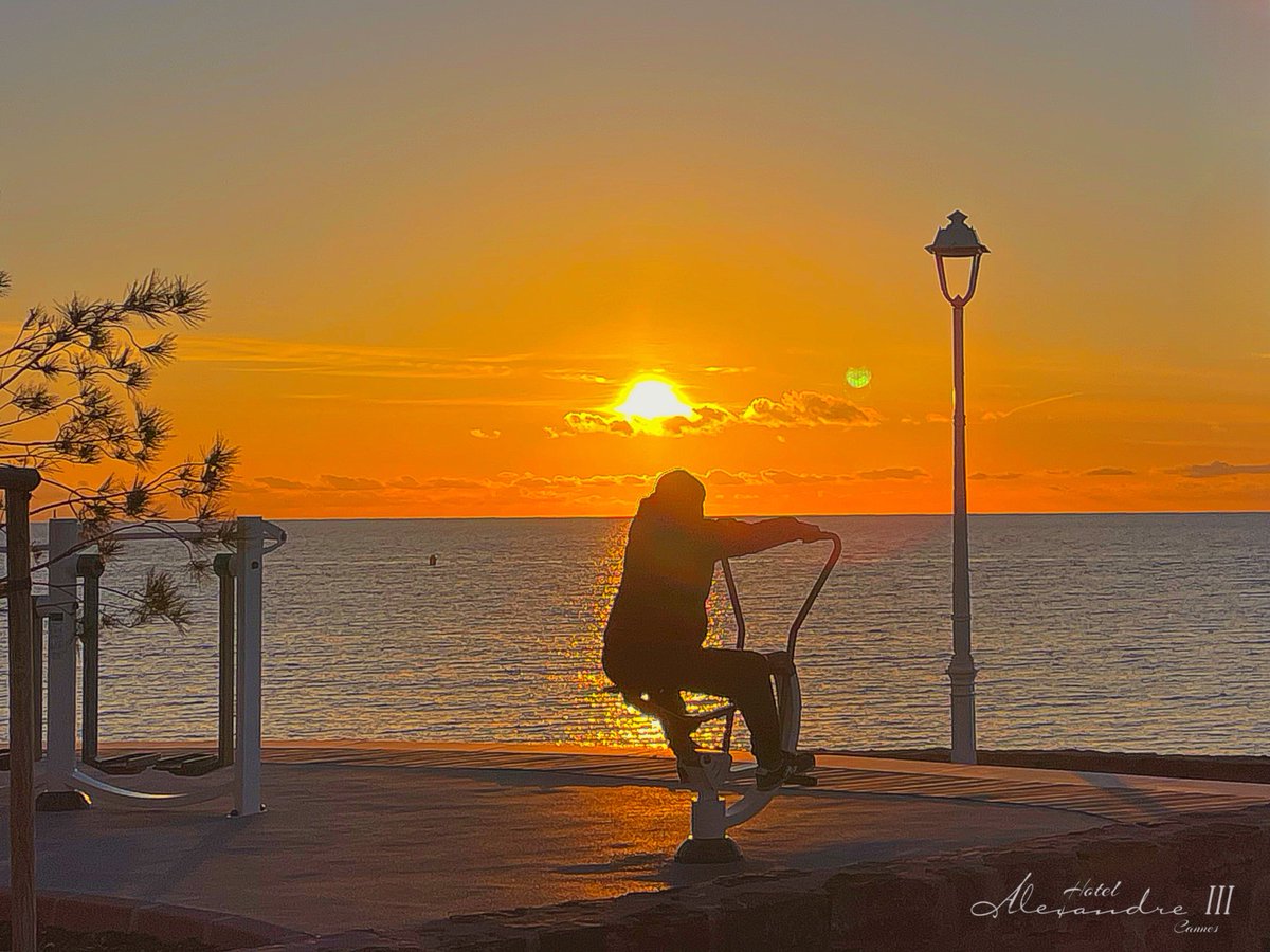 Perseverance. 

#capitaldusportenpleinair #perseverance #cannes #cotedazurfrance #cotedazurlife #canneslife #cannessoleil #cannes2024