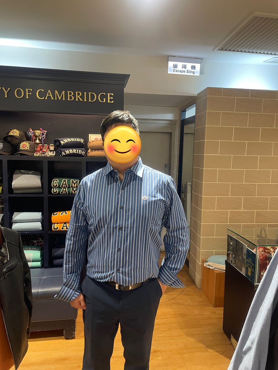 服飾店試衣服，不知哪一件好看？肥肥肚腰很寬