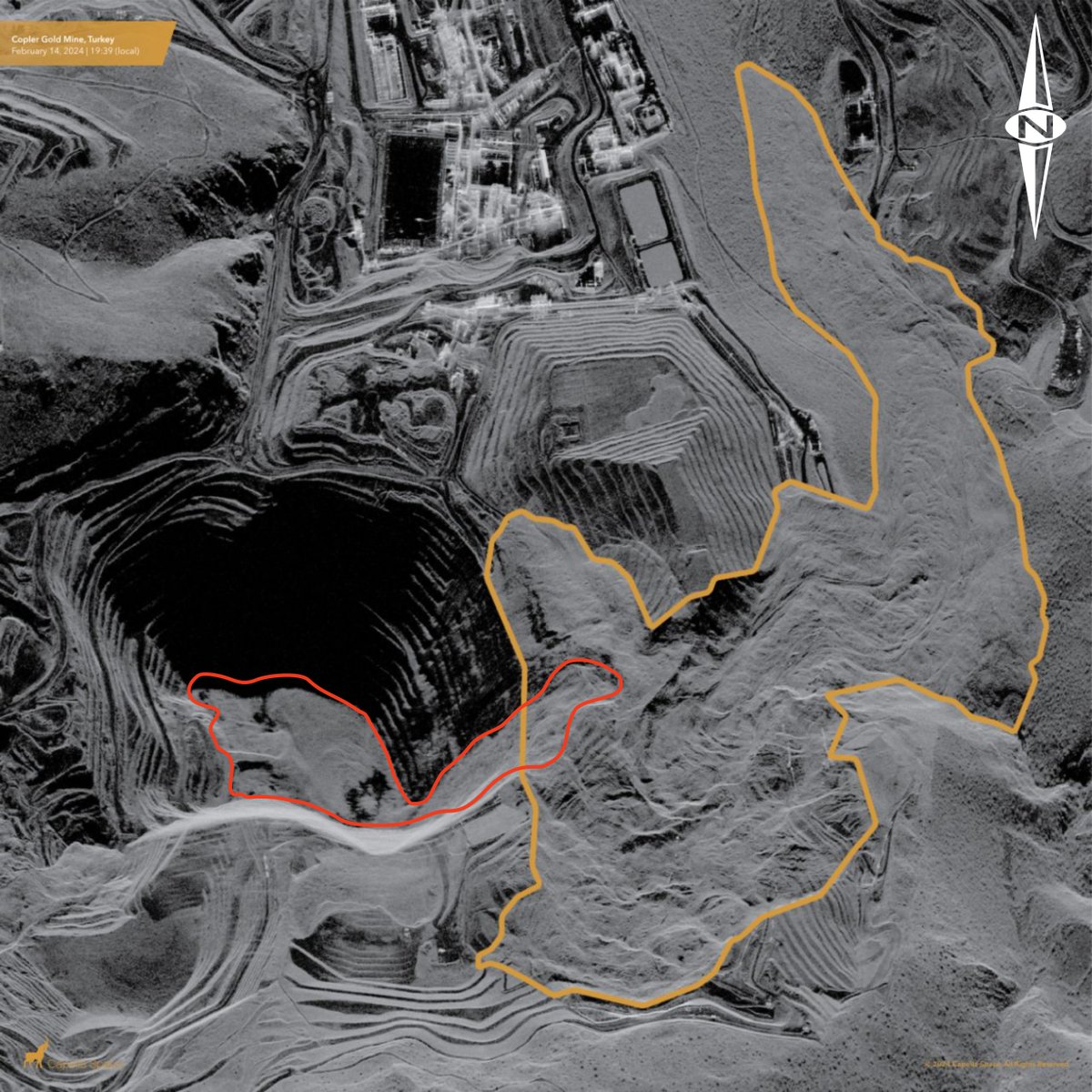TolgaGorum's tweet photo. This is the actual boundary of the #landslide area that occurred during this event. These two landslides (10,000,000  m3) occurred simultaneously in two different directions at #Copler gold mine. ((Modified from @capellaspace 's image) https://t.co/jUSFFTc0VO