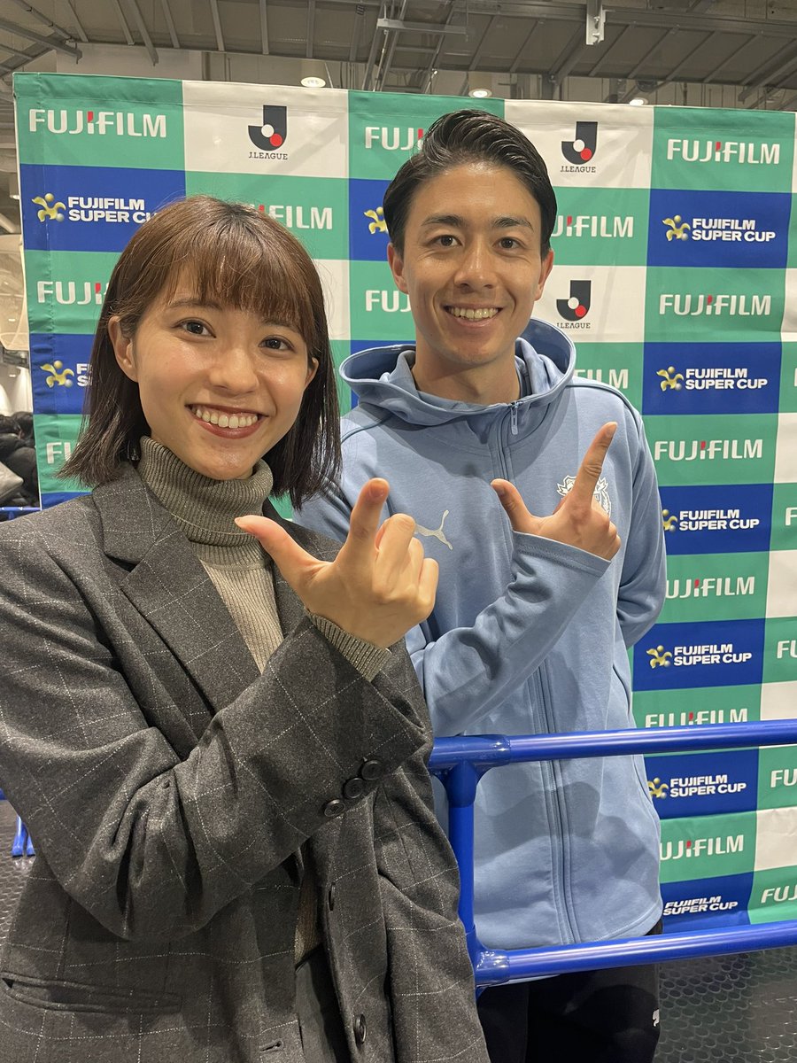 TBS_SuperSoccer's tweet photo. ／

キックオフジャパンからのお知らせ✨

＼

#Ｊリーグ 今シーズン初タイトルの🏆
＃川崎フロンターレ 🐬

決勝ゴールを決めた
#ファンウェルメスケルケン際 選手に
御手洗アナが試合直後にインタビュー🎤

名前の由来が明らかに❗️

18日(日)深夜0時58分〜

@frontale_staff 
＃キックオフ
@saivw31 https://t.co/pA6ky4R8g4