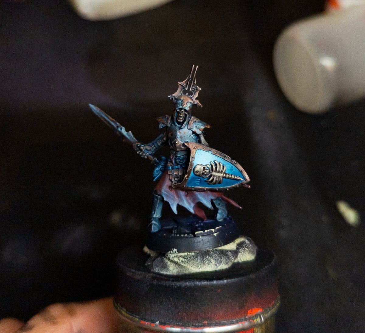 Armarros's tweet photo. Nouvelle étape du squelette réalisé hier soir en live. https://t.co/tnOvQOJ1a5 #warhammer #WarhammerCommunity #streamer #miniaturepainting #warhammer40k #WarhammerArt #PaintingWarhammer #ageofsigm https://t.co/9TjEKrvwWu