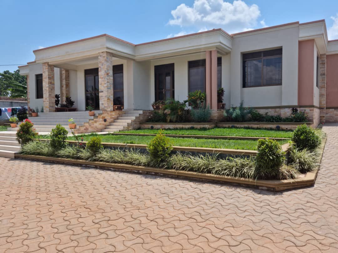 KPAestates's tweet photo. Namugongo- Sonde

25 decimals = 100/100ft

4 bedrooms | 4 bathrooms 

Price: 440m ugx

+256 708 732 104 https://t.co/QGq6KPR0TH