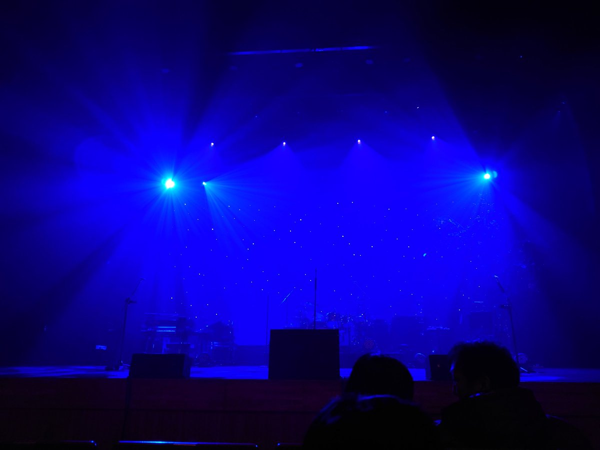 starwing0283's tweet photo. めちゃめちゃいい席！

#MrꓸChildren 
#missyou https://t.co/gcAloIFa6L