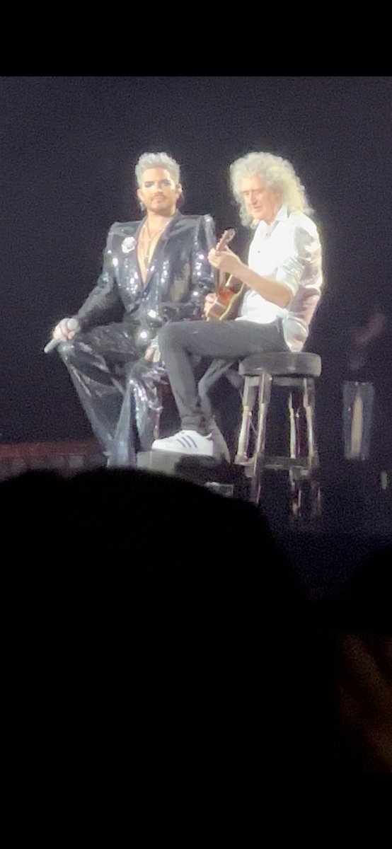 harumi_fourcats's tweet photo. Queen + Adam Lambert at 東京ドーム　day2

とにかく東京の観客が素晴らしかった！それを受けてQALもとても満足そうで楽しそうだった。アダムが沢山観客が歌うのに任せてくれたのがその証拠。メンバーがとにかく楽しそうで熱の入ったパフォーマンスでした。

ありがとう。きっと戻ってきてね。（続 https://t.co/hiCp9DlEfw