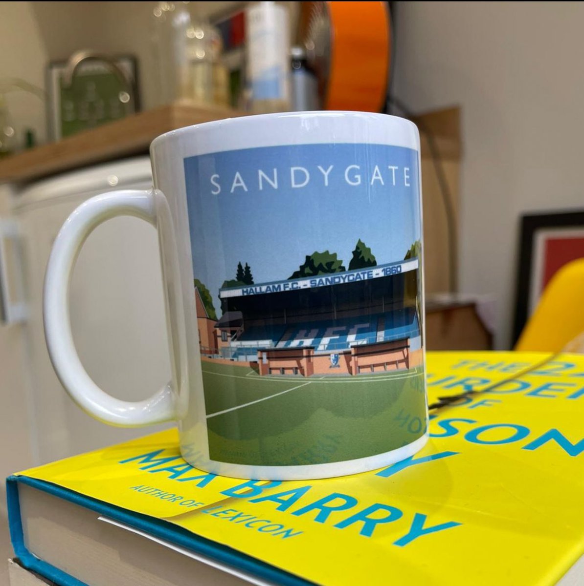 matthewjiwood's tweet image. Only one mug in contention today @HallamFC1860 

#FAVase #HallamFC #5thRound #Sheffield