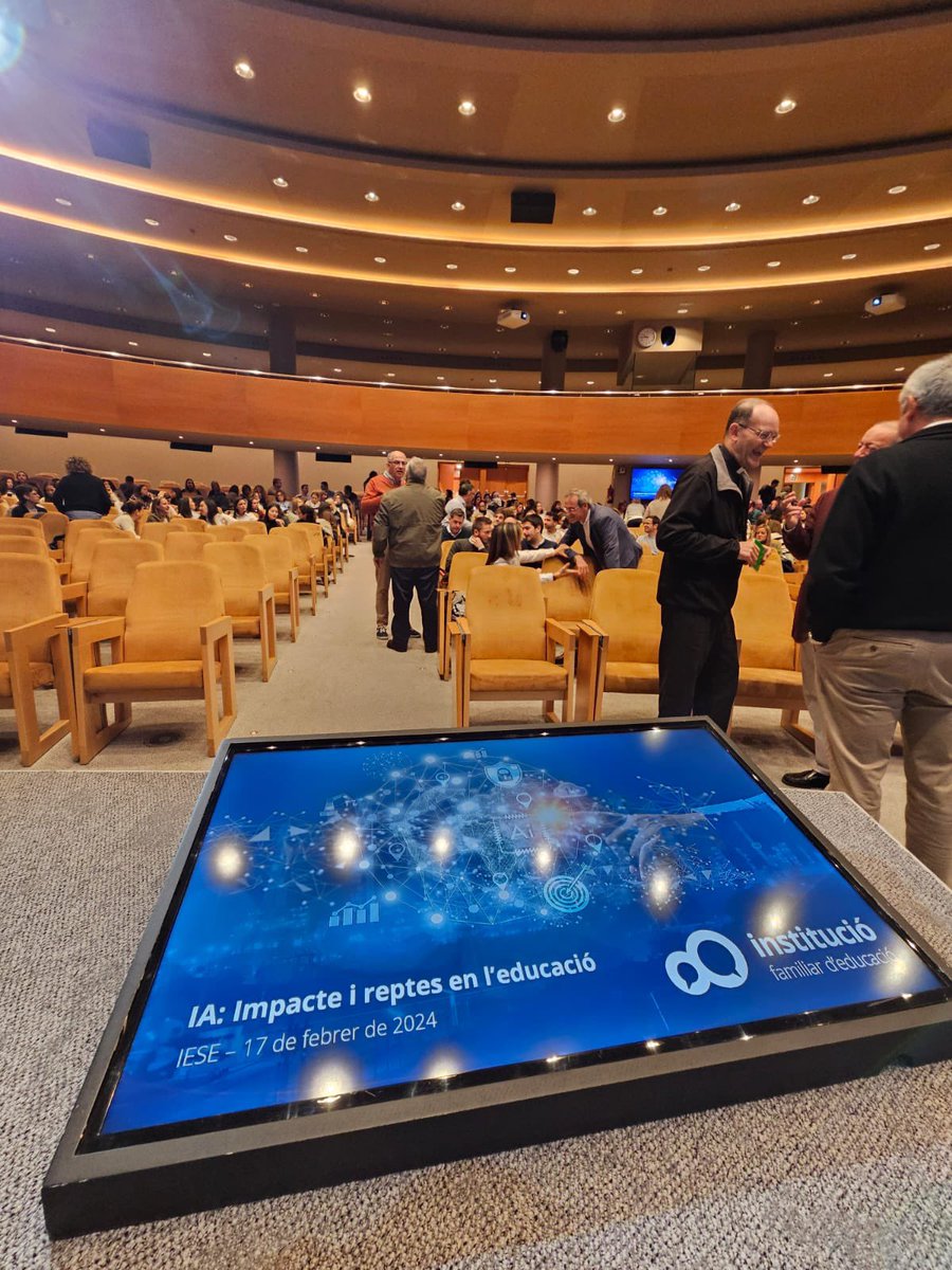 Institució Familiar tweet media