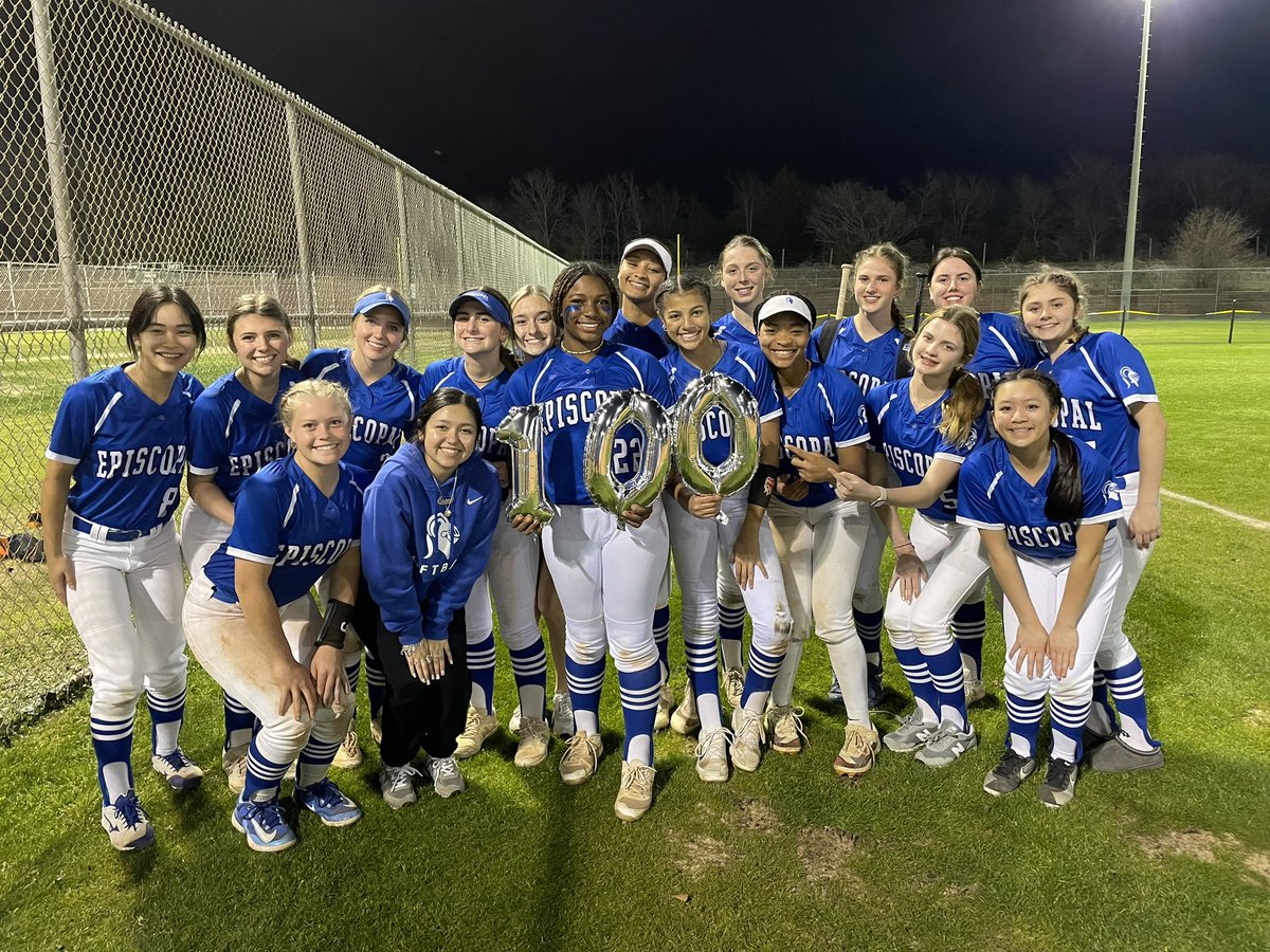 Congratulations to softball superstar <a href="/alliewill2024/">Allie Williams</a> for collecting her 100th career hit yesterday! #KnightsStandOut