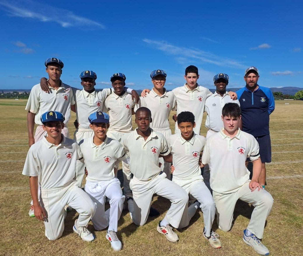 An excellent return of 5-5 by Luke Murray in today's victory by @MuirCollege vs Union High at Graaff-Reinet in South Africa's Eastern Cape. @stmcnews @pembrokecricket