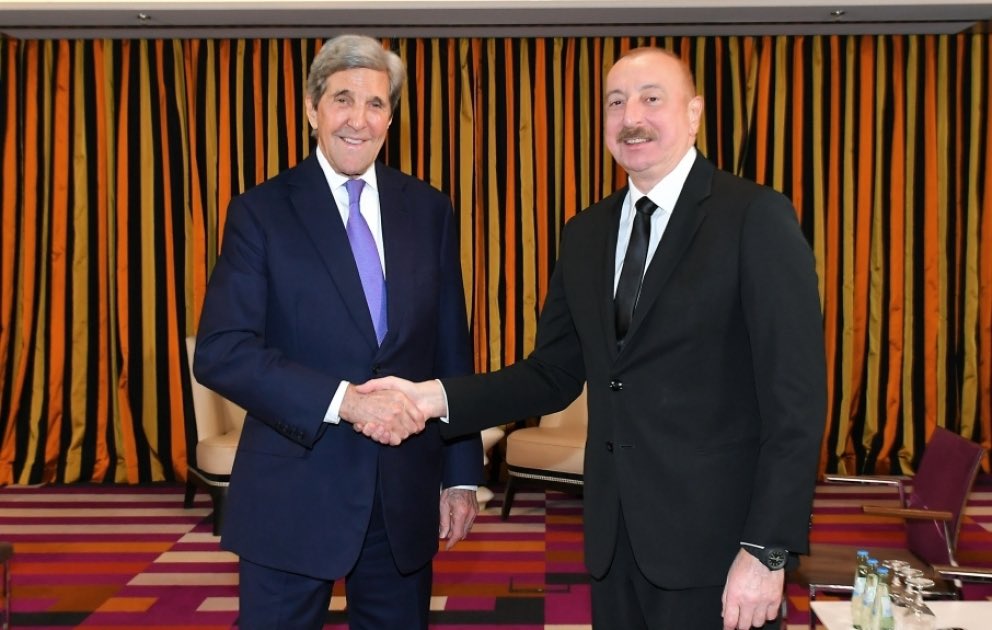hazar_khazar's tweet photo. During the meeting, John Kerry congratulated the head of state on his victory in the presidential election and on Baku’s hosting the 29th session of the Conference of the Parties to the United Nations Framework Convention on Climate Change (COP29). He warmly recalled his meetings with President Ilham Aliyev.

https://t.co/1d7zsbmkRb