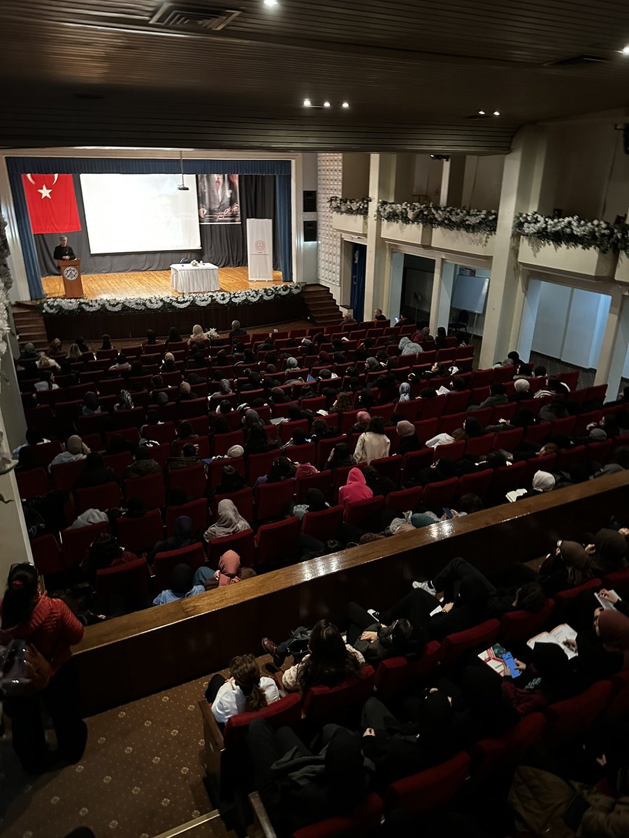 SenemAlty's tweet photo. #DilimizinZenginlikleri#projesi kapsamında @izmirsohkaihl de Prof.Dr.Şerif Ali Bozkaplan konferansı Milli Eğitim Bakanı Danışmanı Sayın Arzu Günaydın, Konak İlçe Milli Eğitim Müdürü Sayın Serdal Şimşek’in katılımlarıyla gerçekleşti# @tcmeb 
@meb_dinogretimi 
@izmirdinogretim https://t.co/nErh4B7LJp