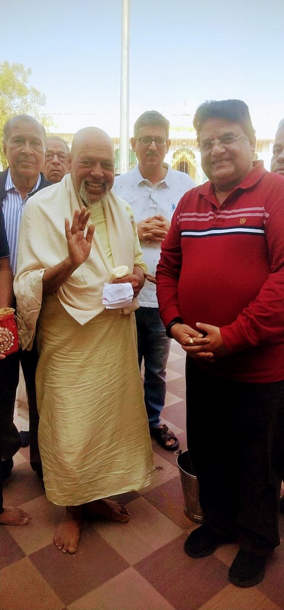 Pawan1961's tweet photo. परम पूज्य गच्छाधिपति आचार्य भगवंत श्रीमदविजय नित्यानंद सुरीश्वरजी महाराज साहब  आदि ठाना शनिवार को दोपहर मुहताजी मंदिर में पधारें गुरुदेव का सानिध्य प्राप्त हुआ व उनसे आशीर्वाद लिया । https://t.co/09FQj3ftgw