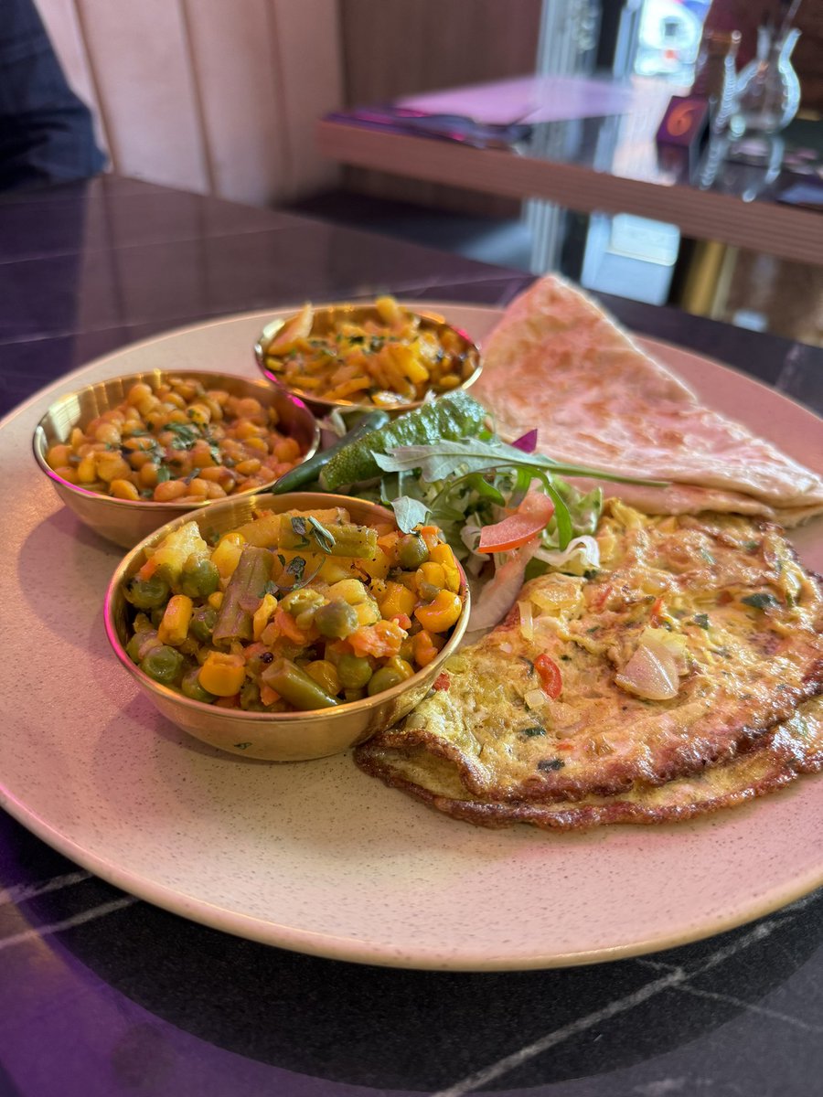 k4shf's tweet photo. Brilliant to attend the official opening of #AuraCafe in #LoveChadderton across the road from @UPPLC_UK 😉nice support local entrepreneurs on their ventures great food 👏👏👏joined @MohonAli10 & @Nazrulislam33 today #LoveOldham #OldhamHour ✅ https://t.co/JJrwma9jF4