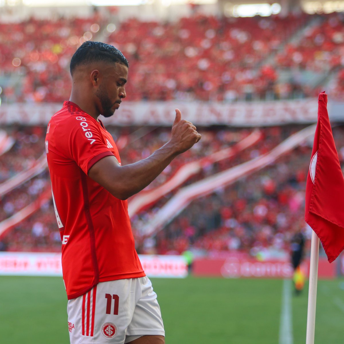 DataFutebol's tweet photo. Wanderson, do @SCInternacional é eleito o melhor jogador do primeiro mês da temporada do Futebol Brasileiro.

Ele tem 4 G/A em 7 partidas, além 25 Bolas Recuperadas e 29 Dribles Certos com 78% de aproveitamento.

Também tem 14 Interceptações e 15 Finalizações (8 no alvo).

📸Divulgação/SC Internacional