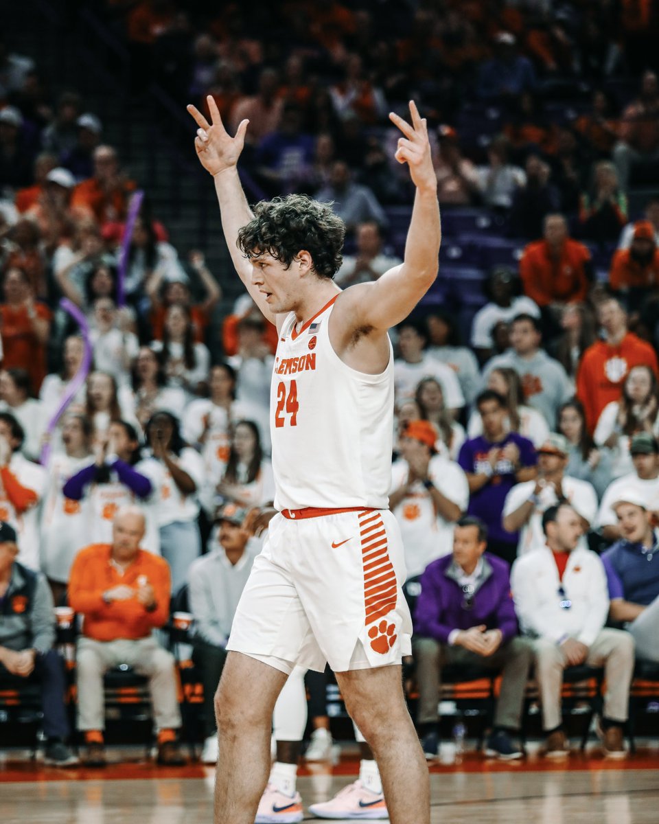 Looking to extend the streak tonight 🔥

The first person to accurately predict the final score of tonight’s game against NC State wins a NEW Clemson 🏀 jersey! 👀

#ClemsonFamily