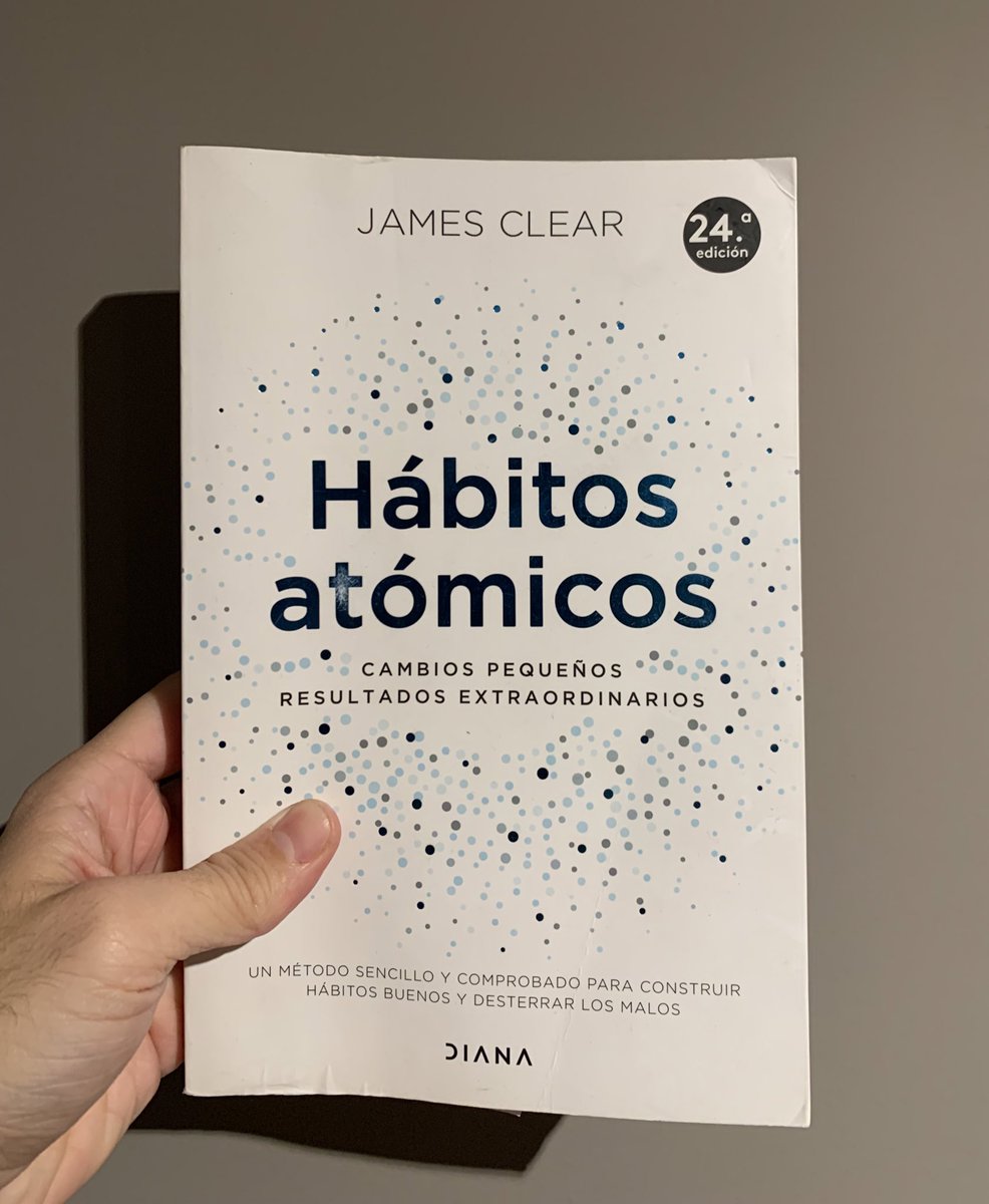 bookstrapping_'s tweet image. 15 libros que debes leer y releer

1. Hábitos Atómicos

de James Clear