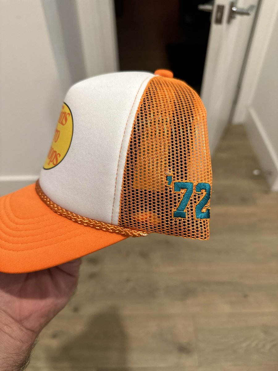 FINS FAM 🩵🧡🩵🧡

2 FINS PRO SHOP HATS IN  EACH BOX!! 

RETWEET,✅
LIKE,🩵
&amp; COMMENT 🗣️

We will give away 1 FREE MYSTERY BOX to ONE FINS FAN 🎯🎯🎯