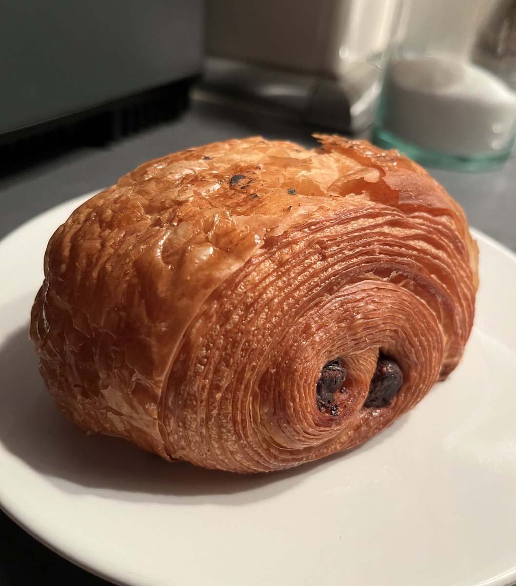 Bamrik1's tweet photo. Imagino a @CitlaHM, alguien que me ayude a colocar la nariz a la burra, perdón a Citlali. 😂 https://t.co/smWoiWB15Y