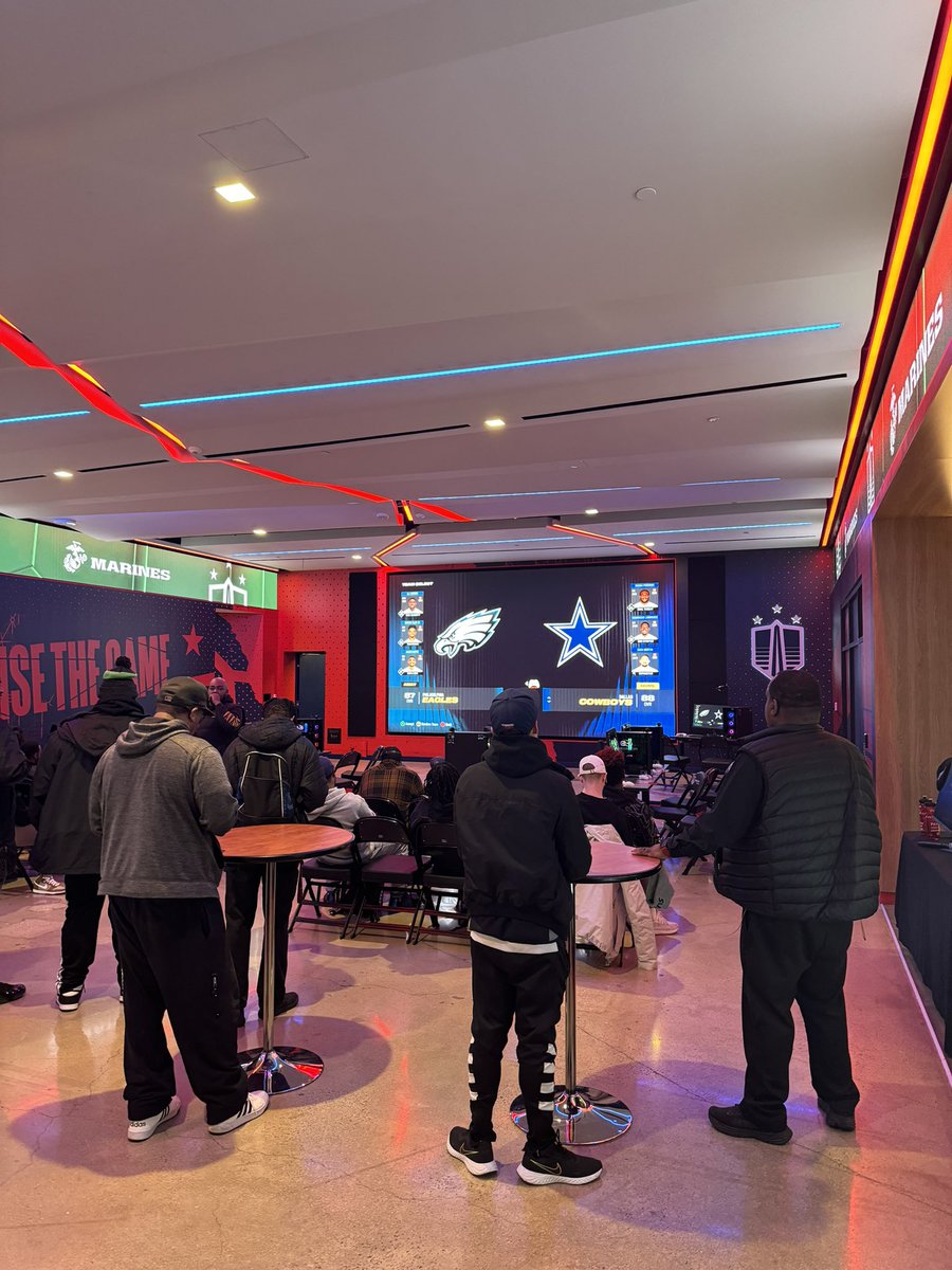 FaithTechGuy's tweet photo. Had a great time at @DistrictEDC for the 2nd @EAMaddenNFL 24 Tournament sponsored by @USMC . I had to help run the tournament but my guys @Phiask0 and @king_fuyoshi held it down in the broadcast booth. We had a full 32-man bracket and the Madden scene continues to grow. Thanks to those that came out. See you next time.
