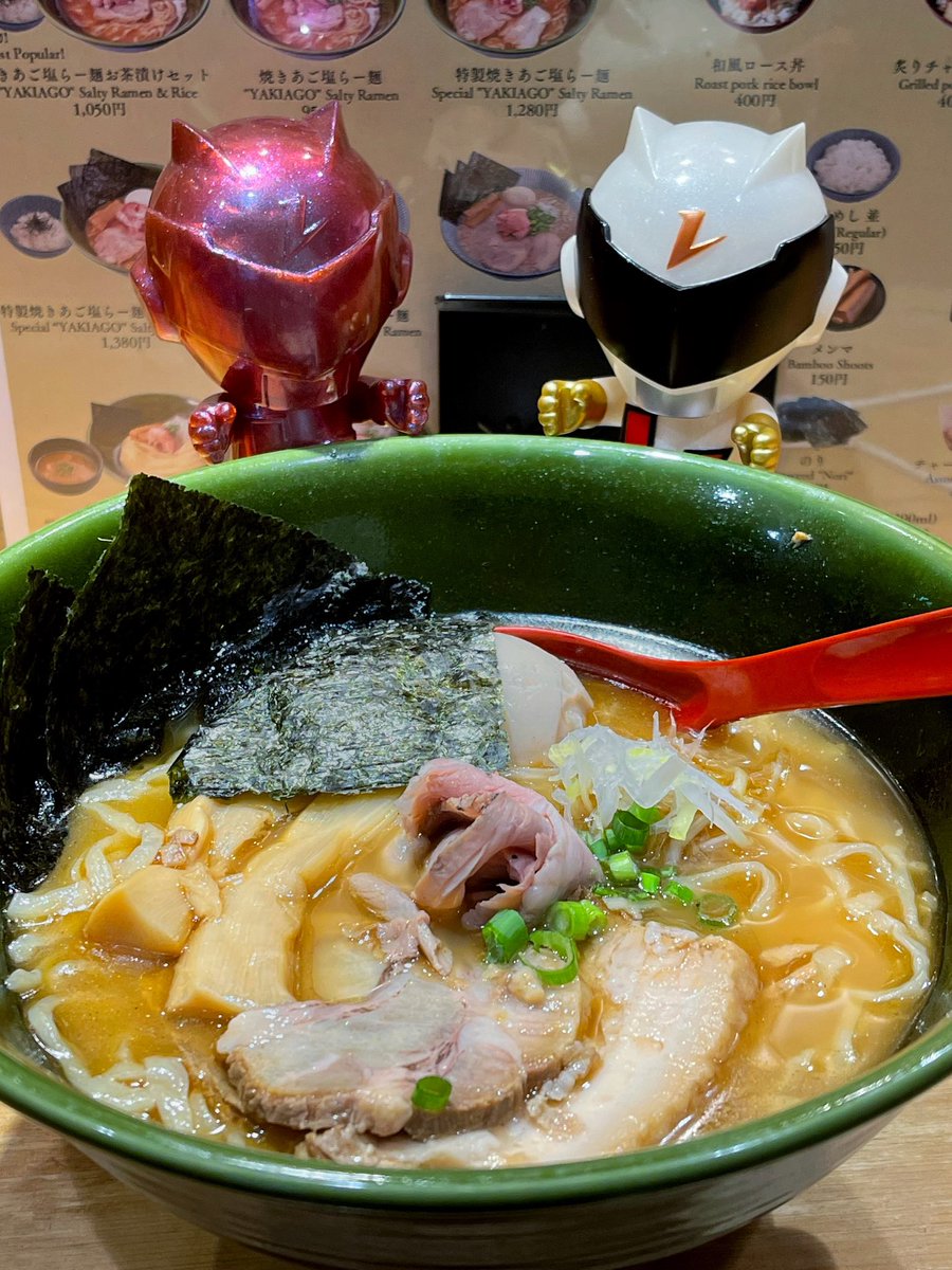 jimmm_mmm's tweet photo. 🍜🍜🍜🍜🍜

#レオンチャンネルソフビ https://t.co/kbWHmps7Wp